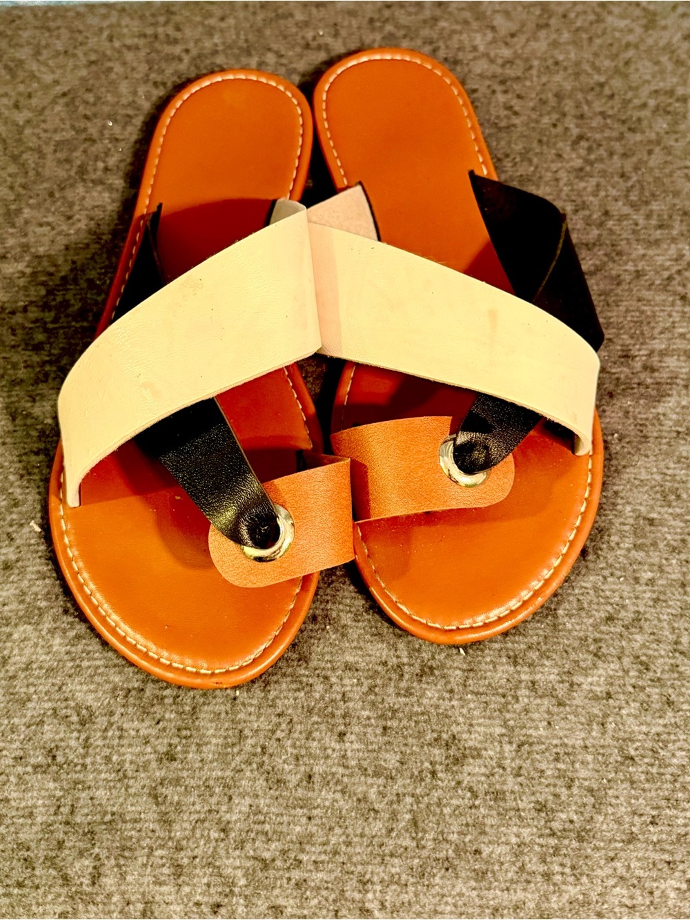Women’s Two-Tone Slide Sandals in Tan & white